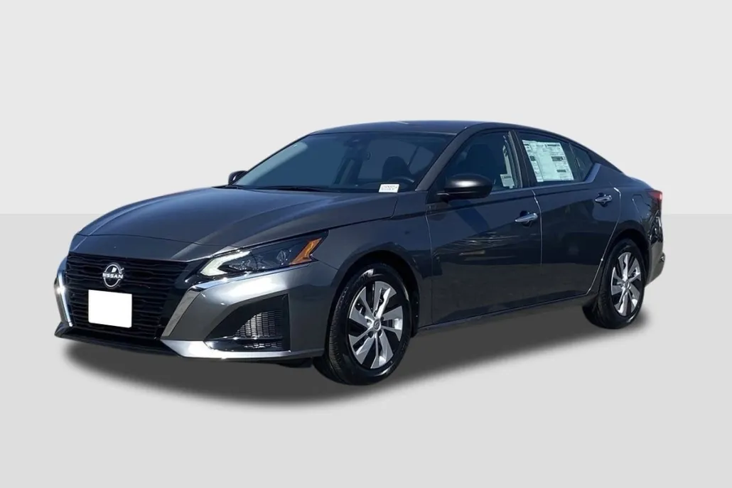 2025 Nissan Altima S photo 1