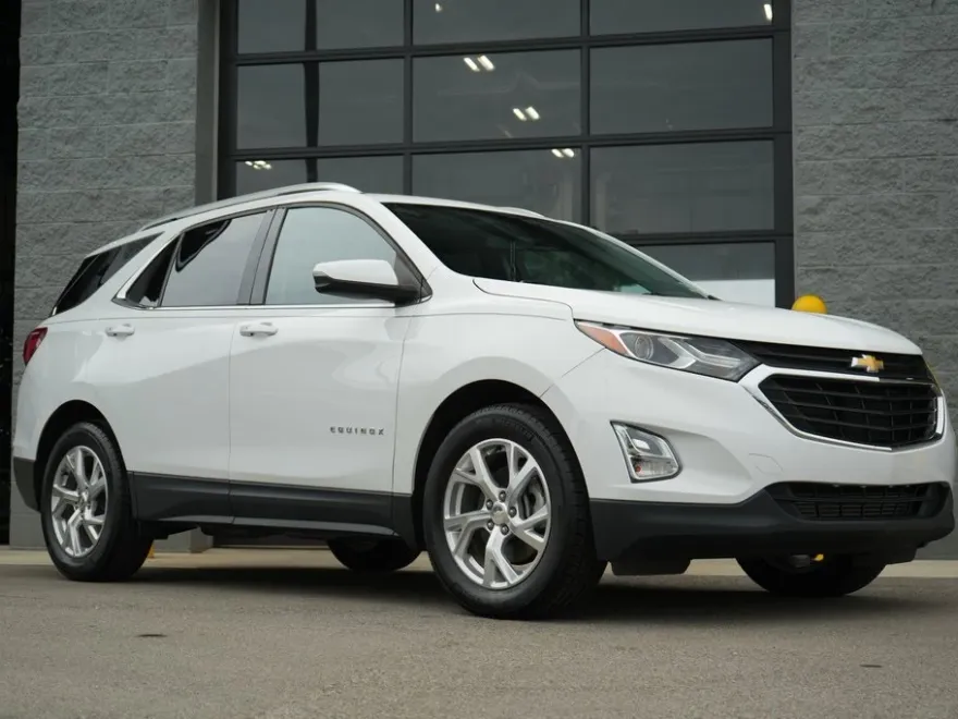 2019 Chevrolet Equinox LT photo 1