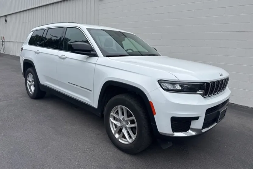 2023 Jeep Grand Cherokee Laredo photo 1