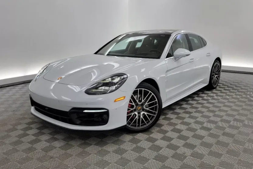 2022 Porsche Panamera 4S photo 1