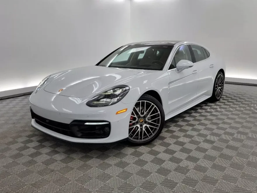 2022 Porsche Panamera 4S photo 1