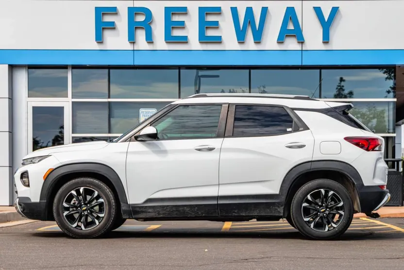 2023 Chevrolet Trailblazer LT photo 1