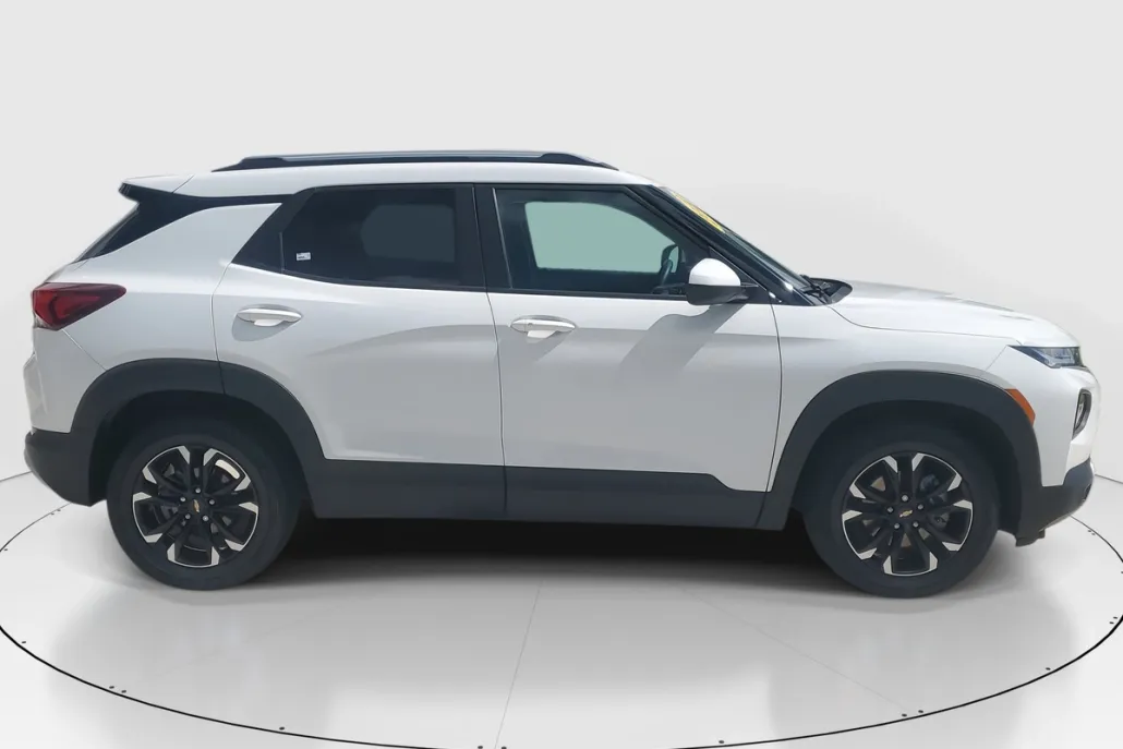 2022 Chevrolet Trailblazer LT photo 1