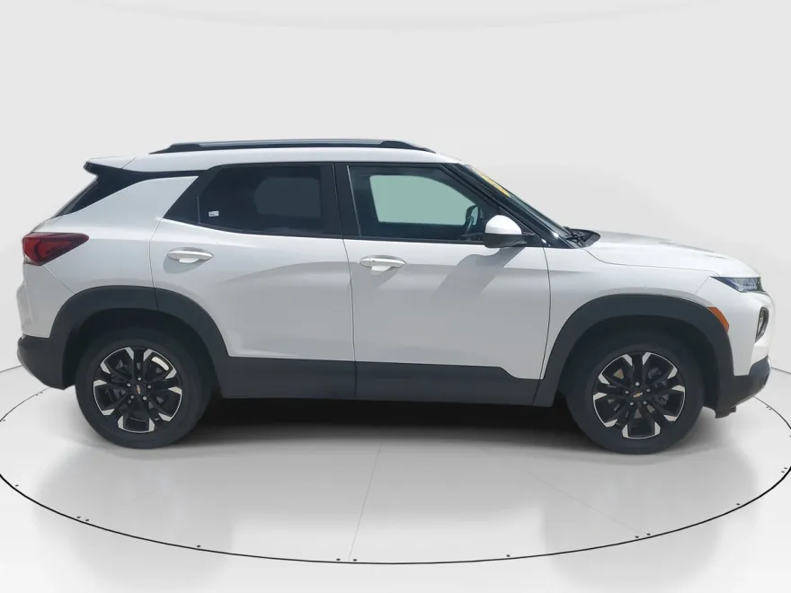 2022 Chevrolet Trailblazer LT photo 1