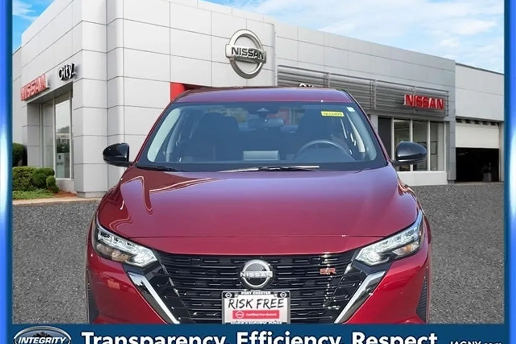 2024 Nissan Sentra SR photo 1