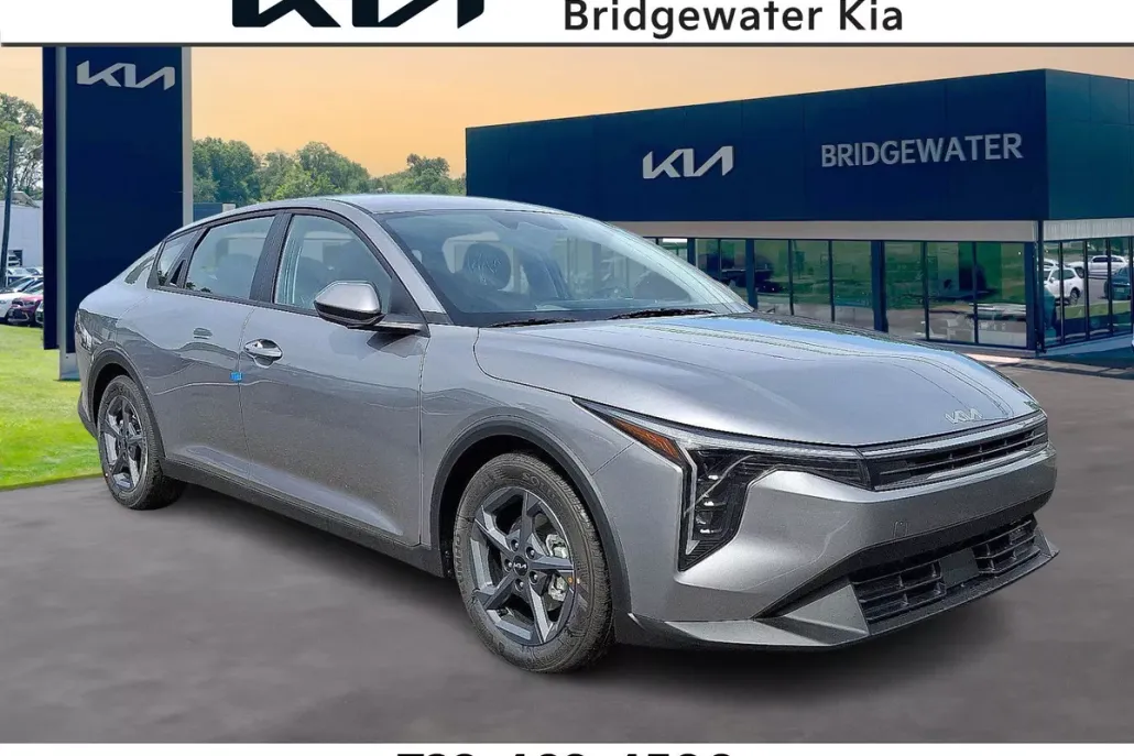 2025 Kia K4 LXS photo 1
