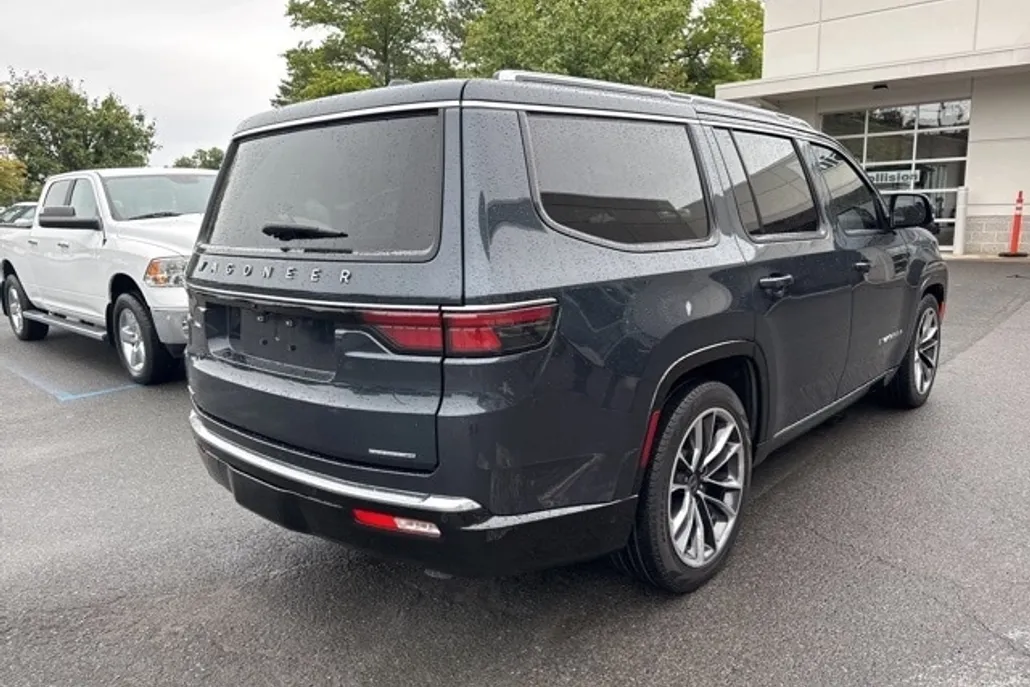 2023 Jeep Wagoneer Series III photo 1