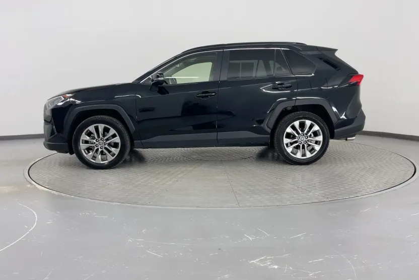 2020 Toyota RAV4 XLE Premium photo 1