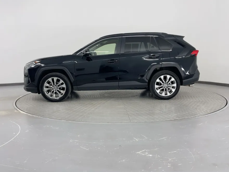 2020 Toyota RAV4 XLE Premium photo 1
