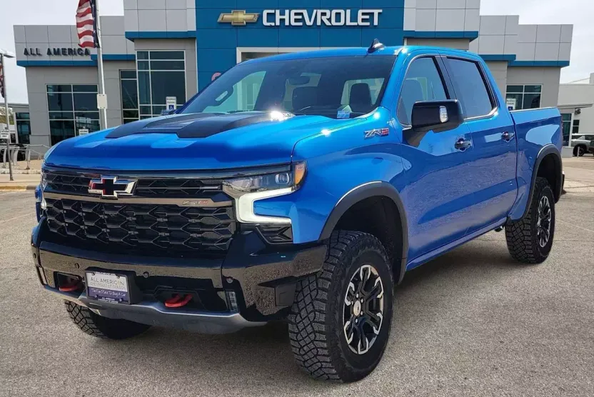 2025 Chevrolet Silverado 1500 ZR2 photo 1