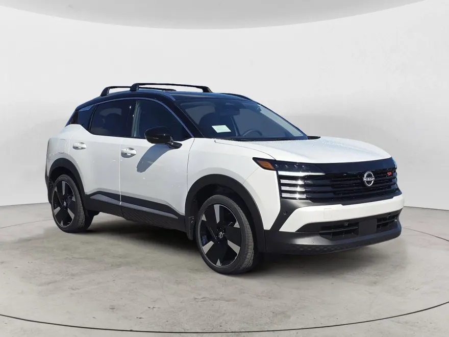 2026 Nissan Kicks SR photo 1