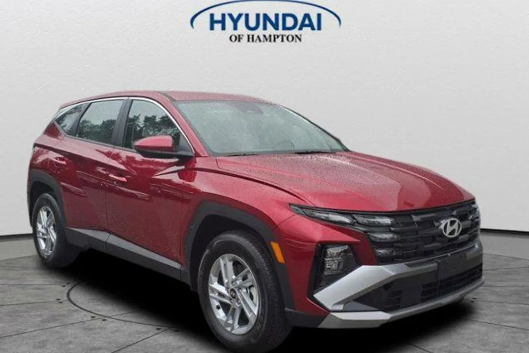 2025 Hyundai Tucson SE photo 1