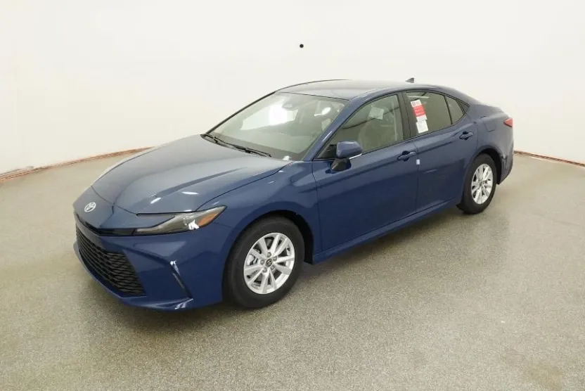2025 Toyota Camry LE photo 1