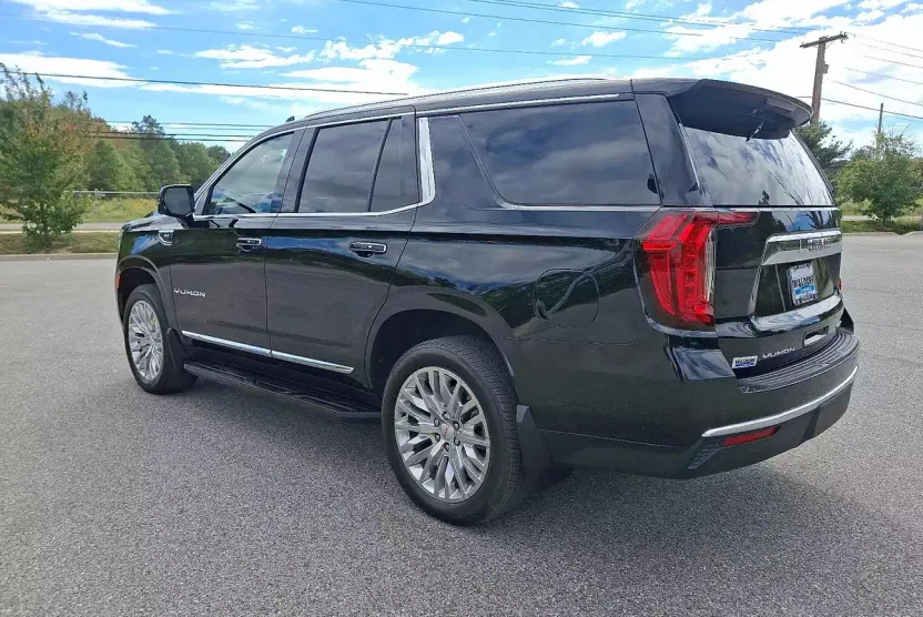 2023 Gmc Yukon SLT photo 1