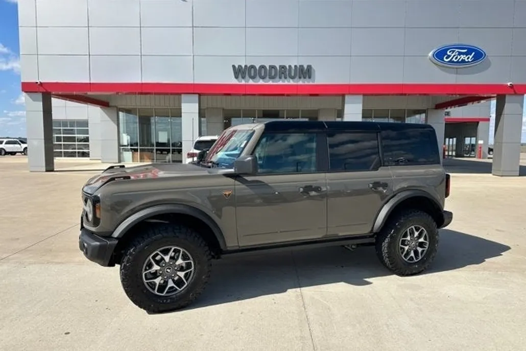 2025 Ford Bronco Badlands photo 1