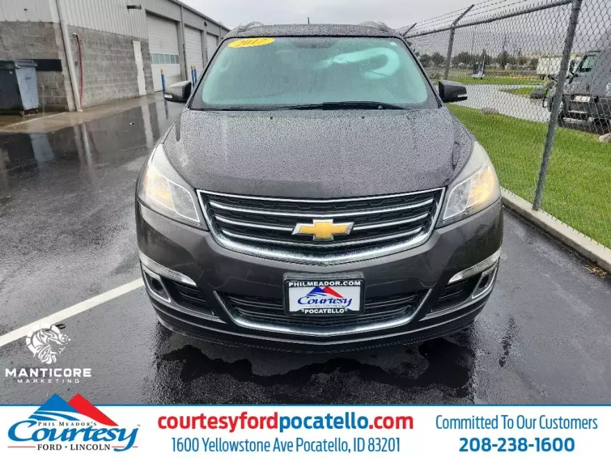 2017 Chevrolet Traverse 1LT photo 1