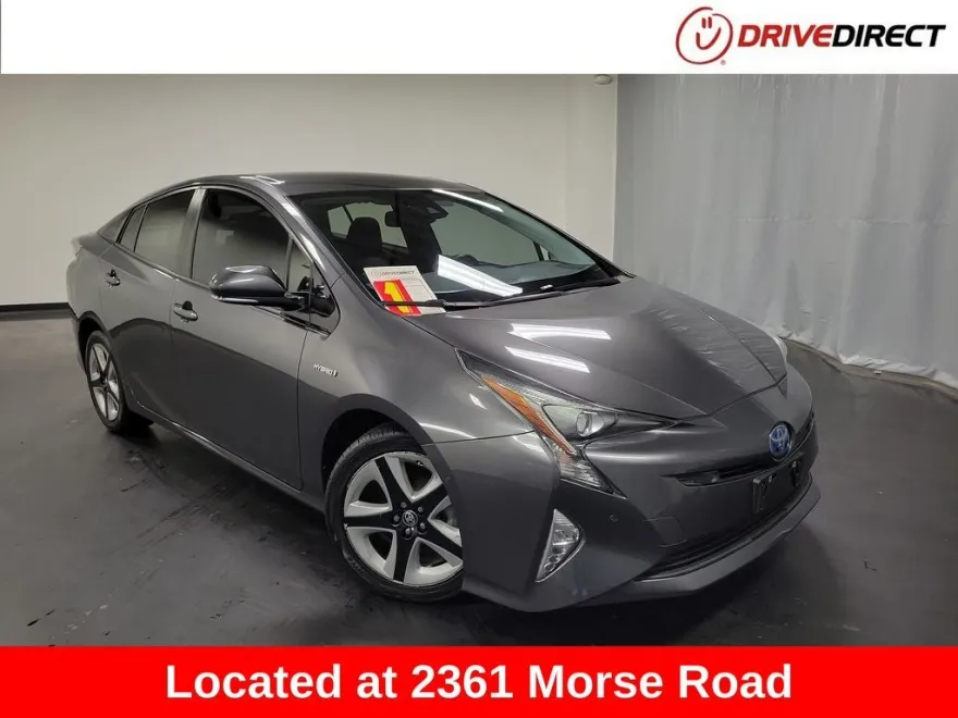 2016 Toyota Prius Four Touring photo 1
