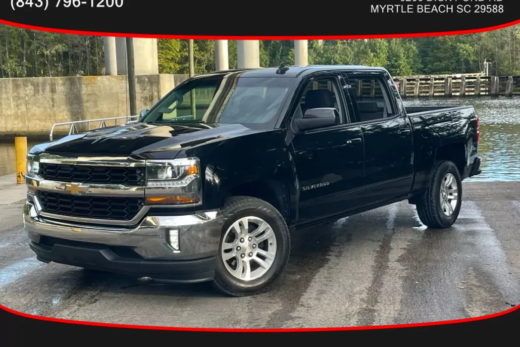 2017 Chevrolet Silverado 1500 LT photo 1
