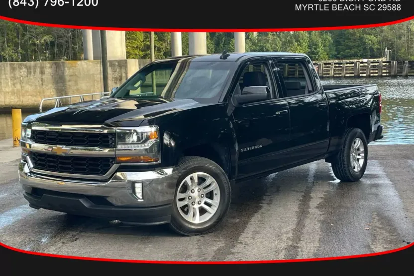 2017 Chevrolet Silverado 1500 LT photo 1