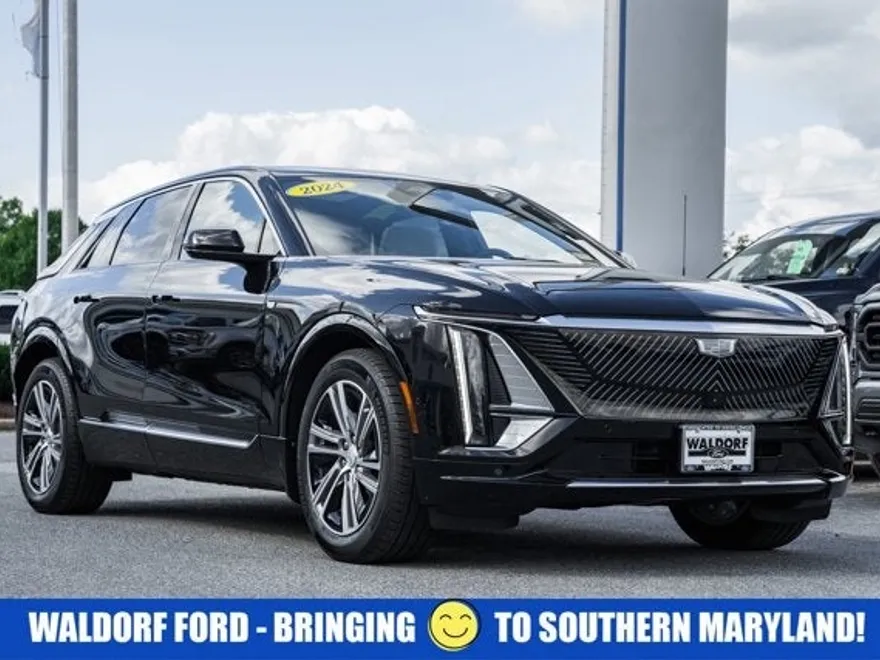 2024 Cadillac Lyriq Luxury photo 1