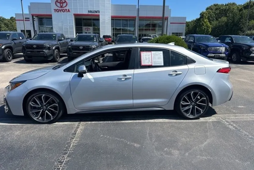 2022 Toyota Corolla SE photo 1