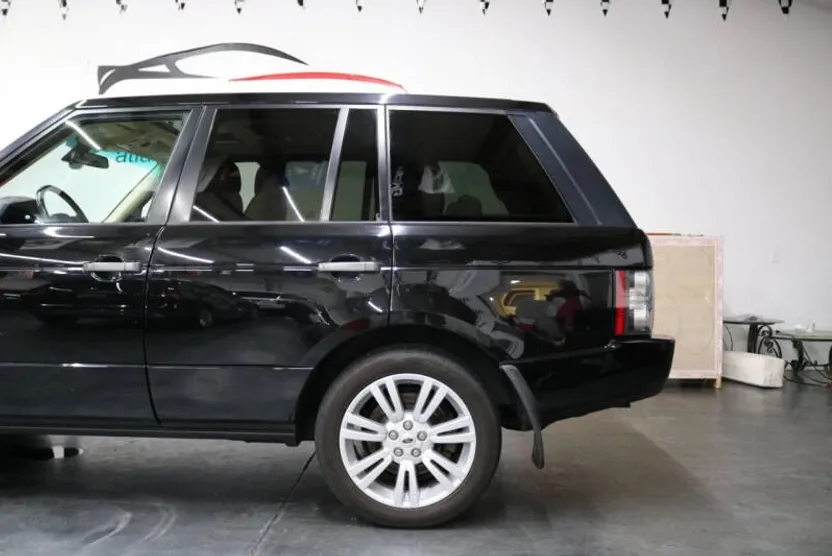 2010 Land Rover Range Rover HSE photo 1
