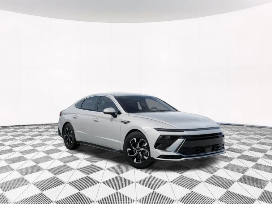 2025 Hyundai Sonata SEL photo 1