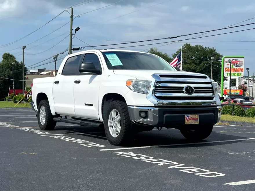 2017 Toyota Tundra SR5 photo 1