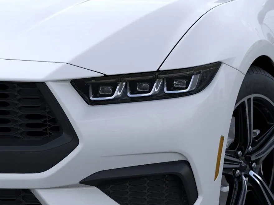 2025 Ford Mustang EcoBoost photo 18