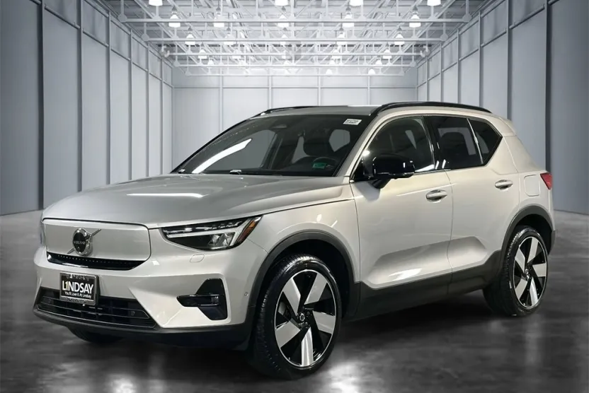 2023 Volvo XC40 Recharge Ultimate photo 1