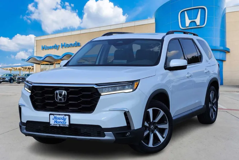 2025 Honda Pilot Touring photo 1