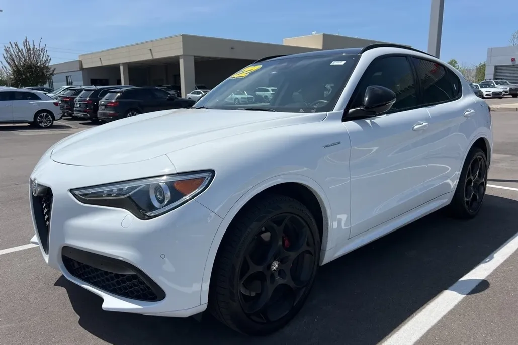 2022 Alfa Romeo Stelvio Ti Sport photo 1