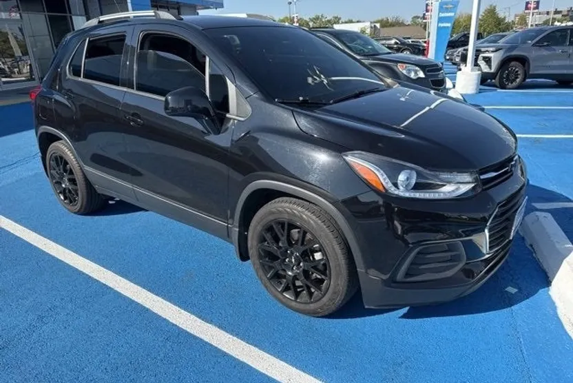 2020 Chevrolet Trax LT photo 1