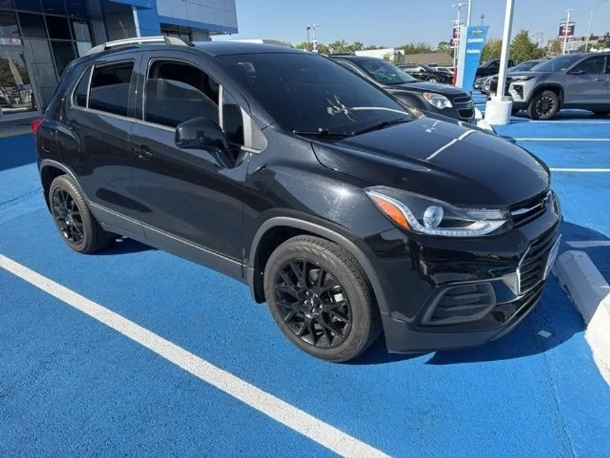 2020 Chevrolet Trax LT photo 1