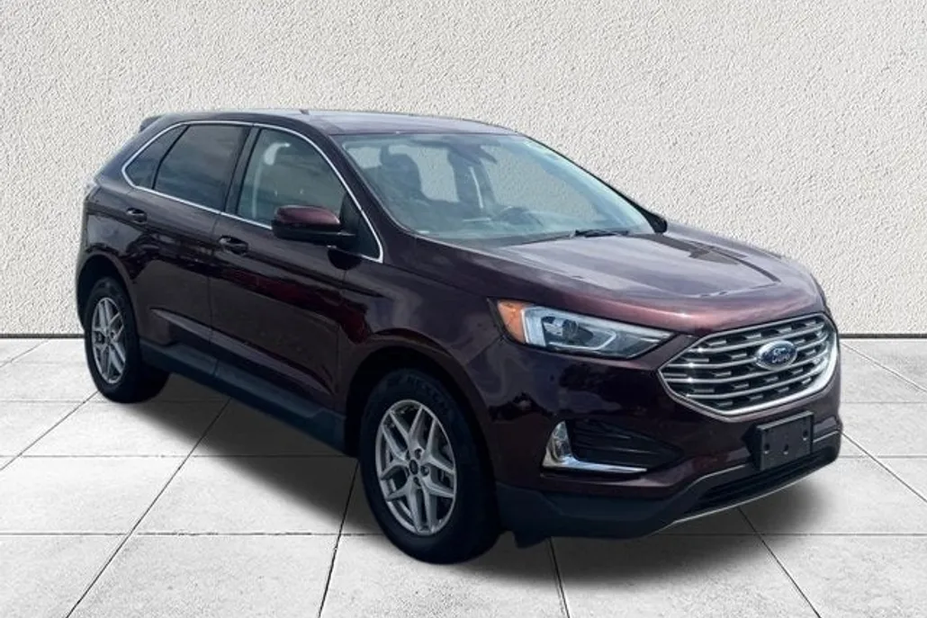 2022 Ford Edge SEL photo 1