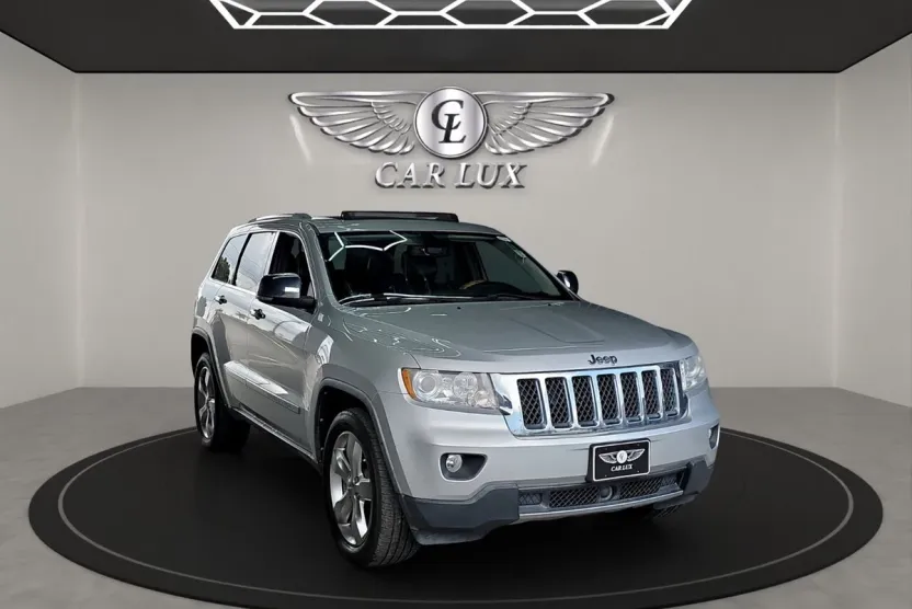 2012 Jeep Grand Cherokee Overland photo 1