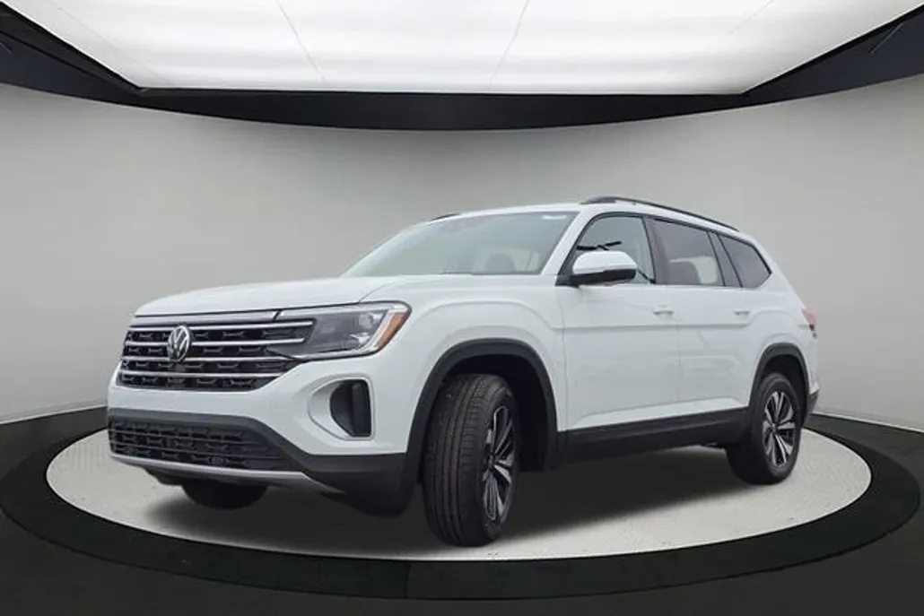 2025 Volkswagen Atlas SE photo 1