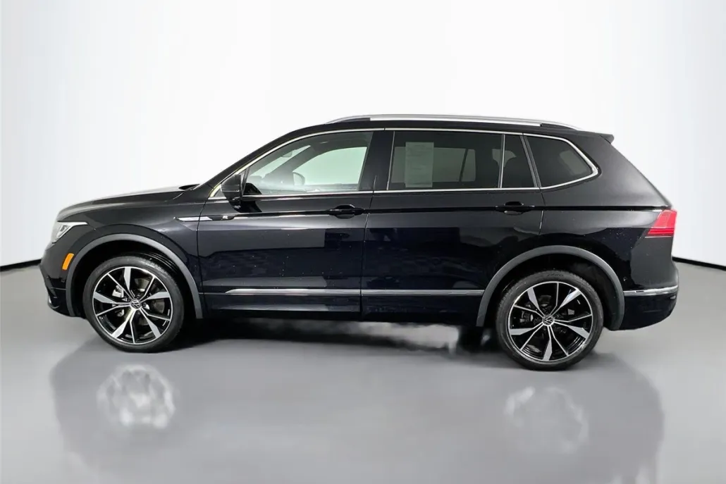 2023 Volkswagen Tiguan SEL R-Line Black photo 1