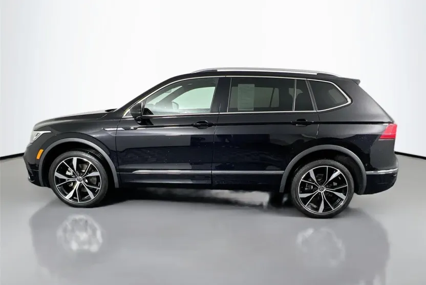 2023 Volkswagen Tiguan SEL R-Line Black photo 1