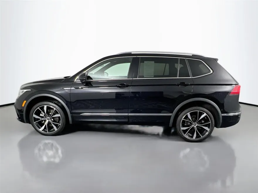 2023 Volkswagen Tiguan SEL R-Line Black photo 1