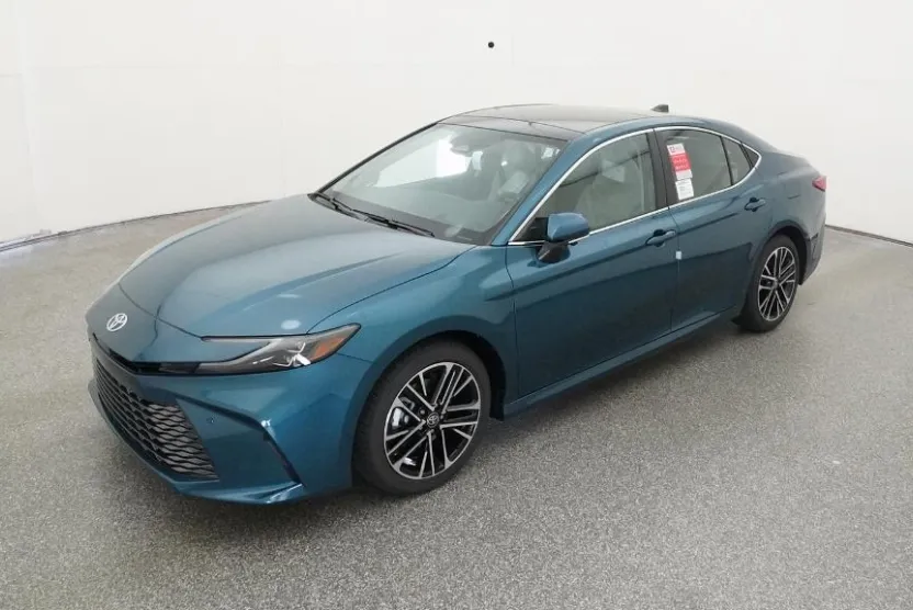 2026 Toyota Camry XLE photo 1