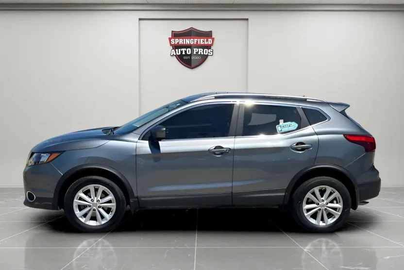 2017 Nissan Rogue Sport SV photo 1