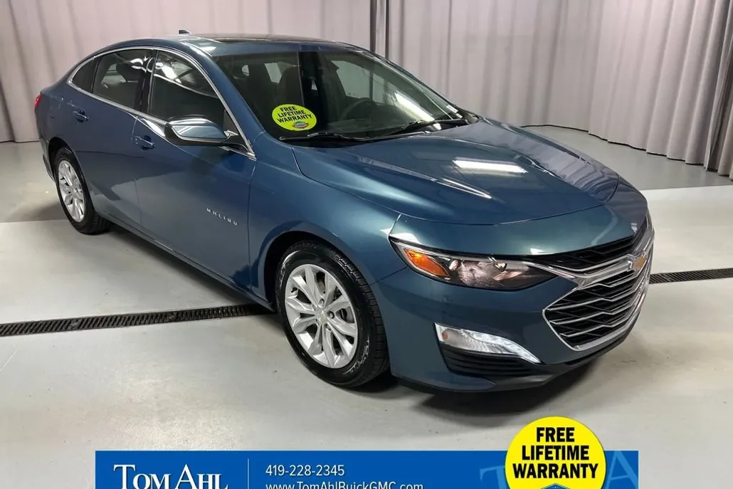 2024 Chevrolet Malibu 1LT photo 1