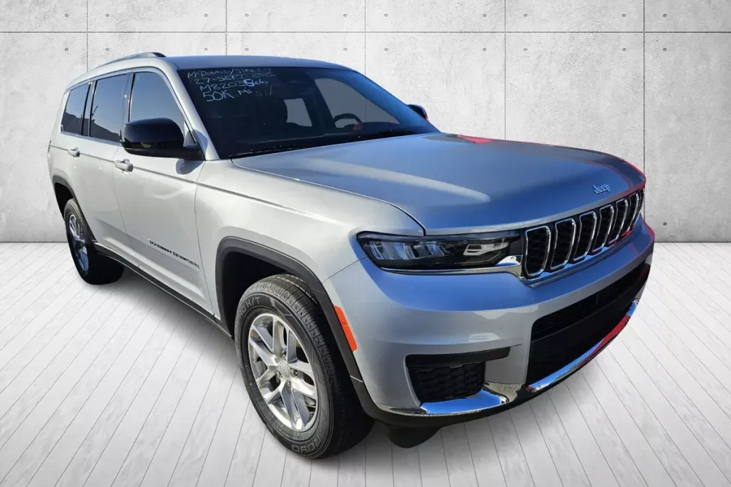 2021 Jeep Grand Cherokee Laredo photo 1