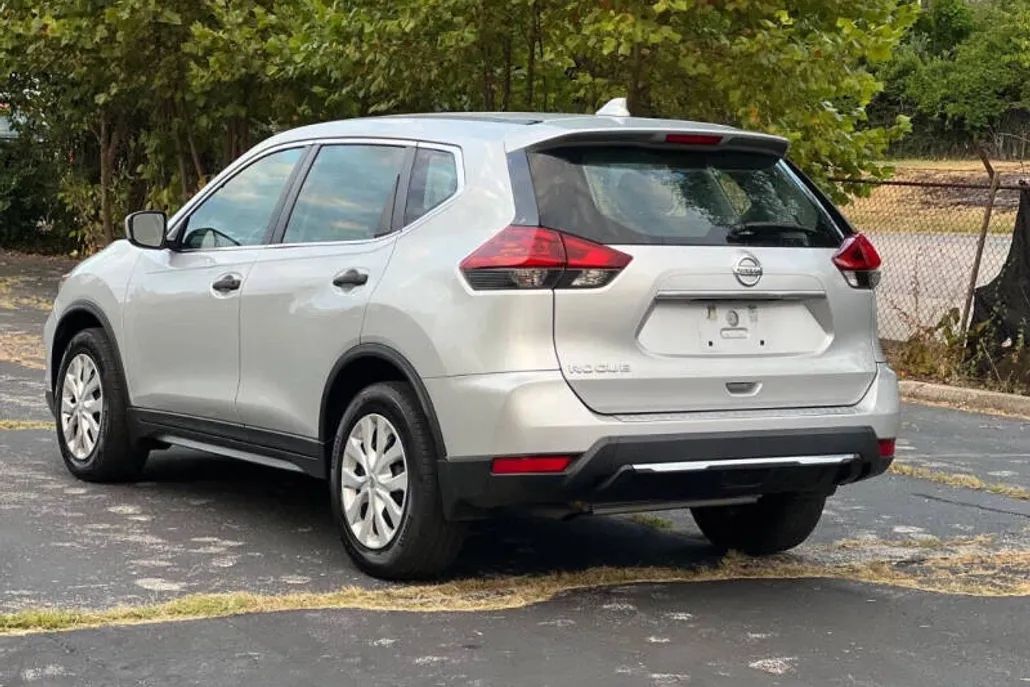 2020 Nissan Rogue S photo 1