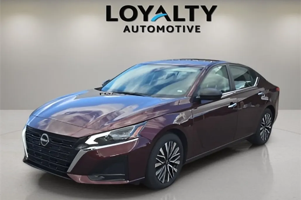 2024 Nissan Altima 2.5 SV photo 1