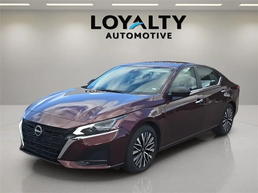 2024 Nissan Altima 2.5 SV photo 1