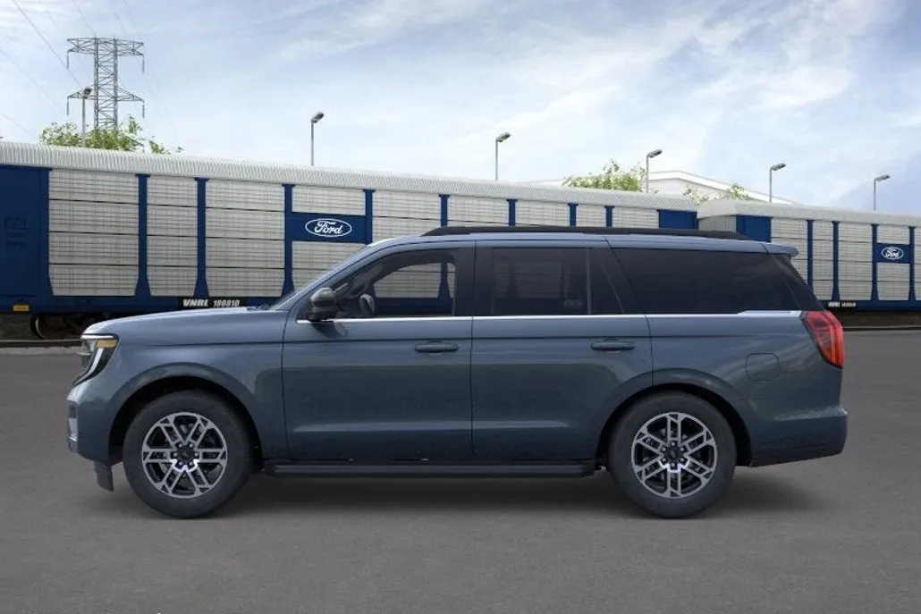 2025 Ford Expedition photo 1