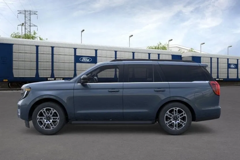 2025 Ford Expedition photo 1