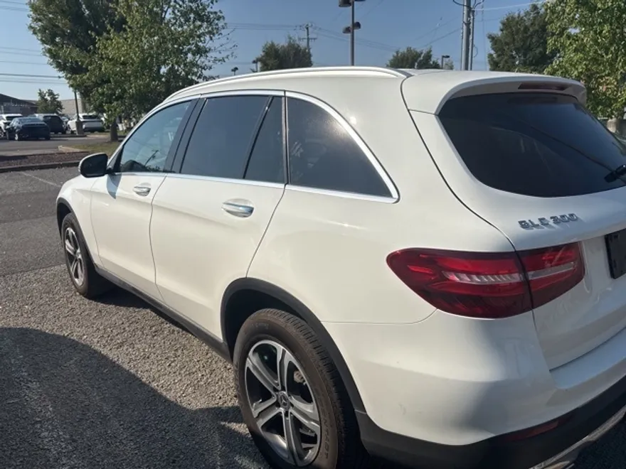 2018 Mercedes Benz GLC 300 4MATIC photo 1
